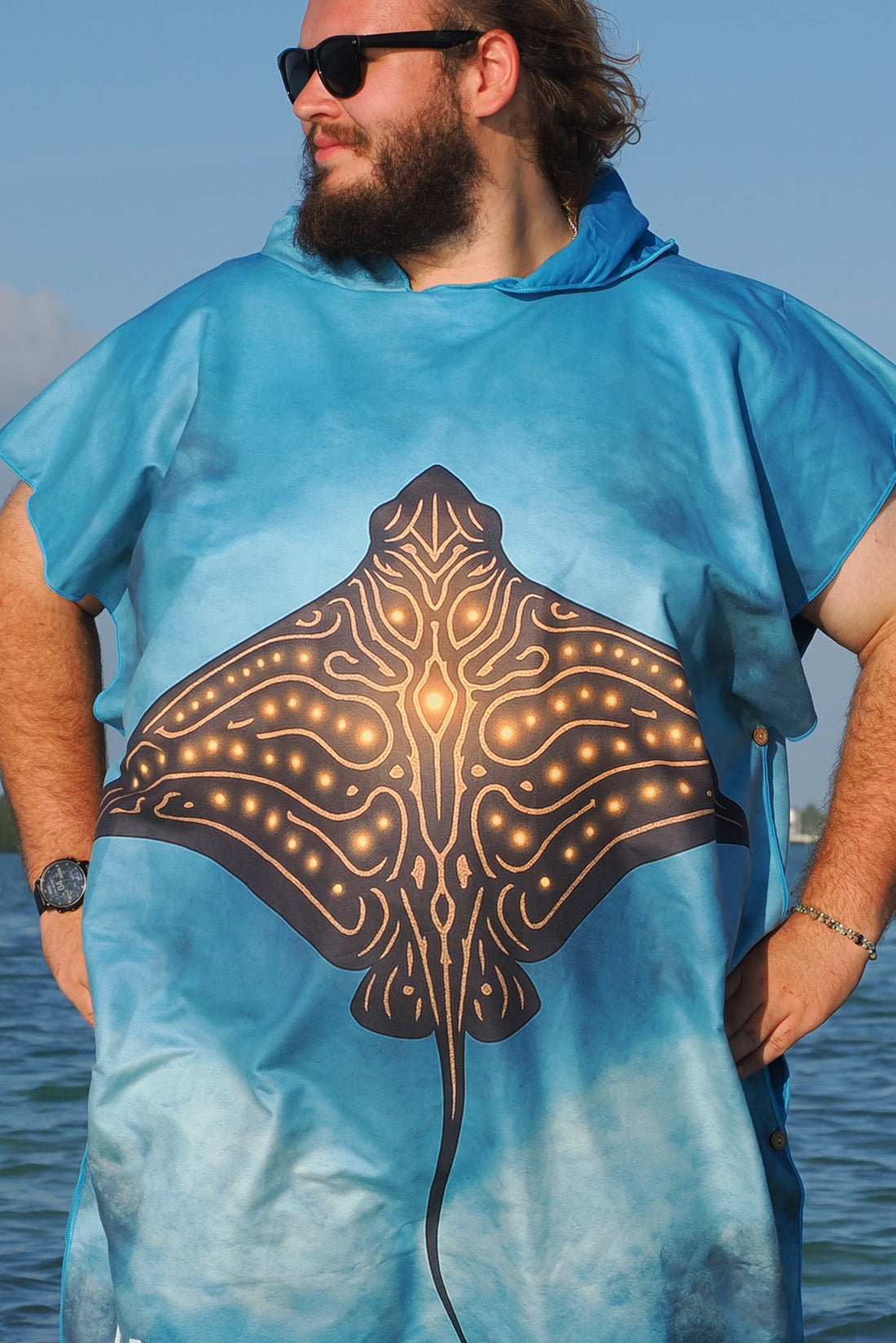 Hihimanu - Ornate Eagle Ray Towel Poncho (Max)